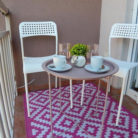 Quiet Center Apartment Sremska Mitrovica Exterior photo
