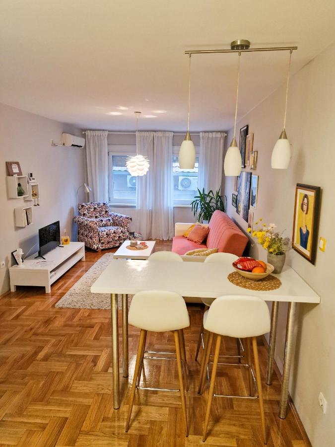 Quiet Center Apartment Sremska Mitrovica Exterior photo