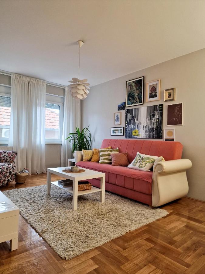 Quiet Center Apartment Sremska Mitrovica Exterior photo