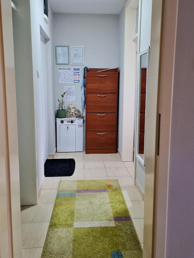 Quiet Center Apartment Sremska Mitrovica Exterior photo